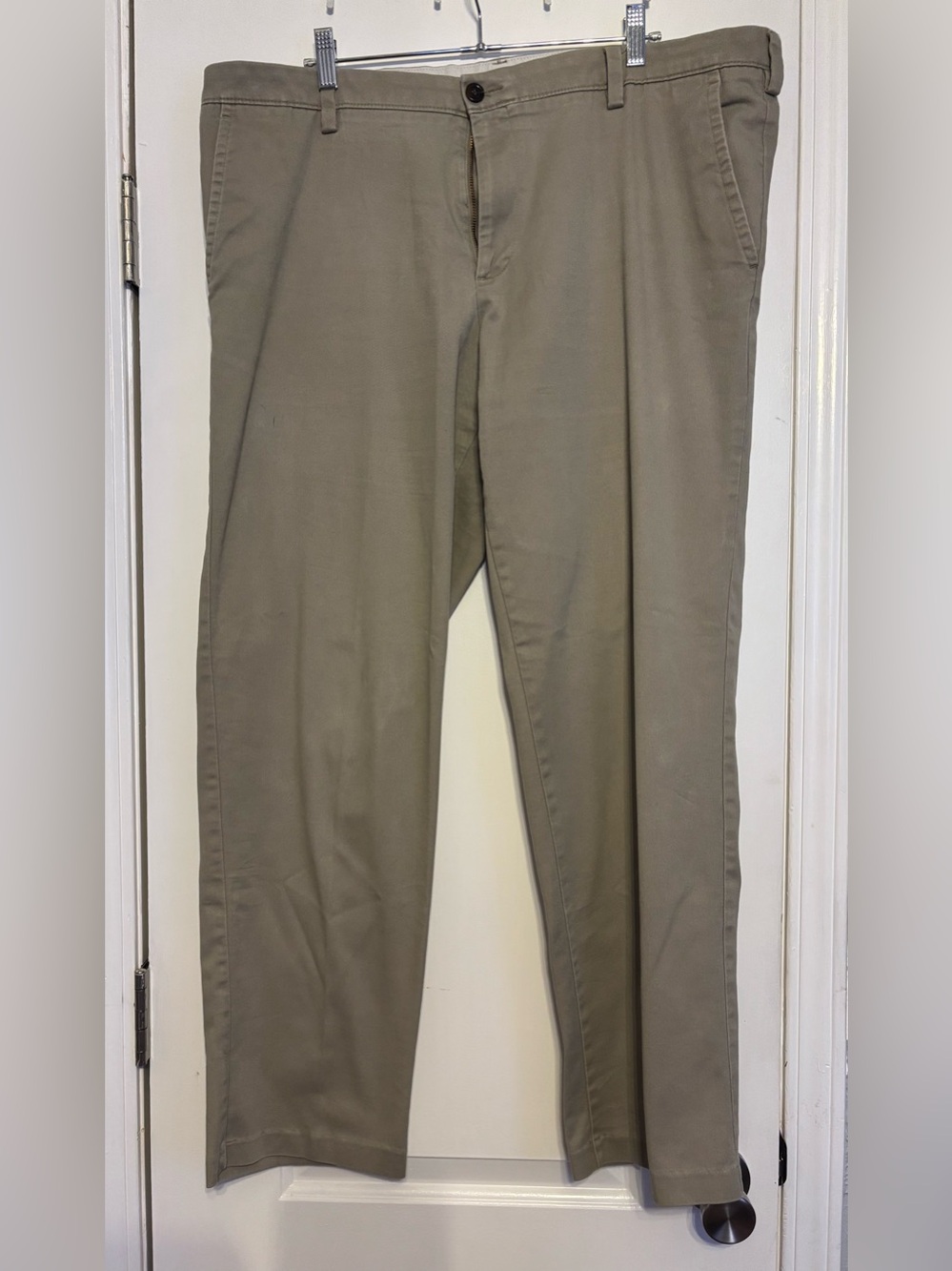 Dockers Men's Khaki Green Straight Fit Chinos